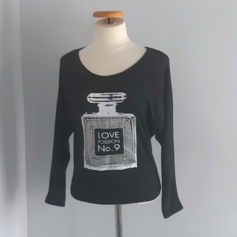 Majora Women's long sleeves  sweatshirt  Size S
